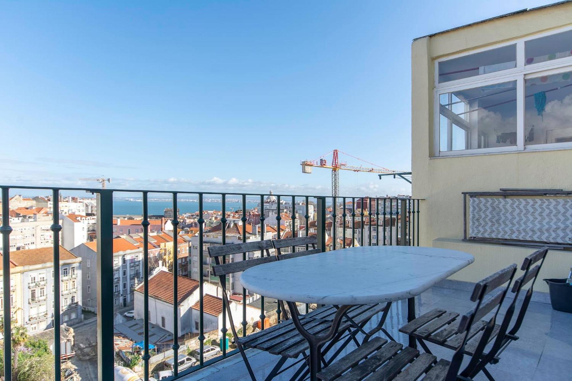 Amidst The Rooftops Of Lisbon Lisboa Exterior foto
